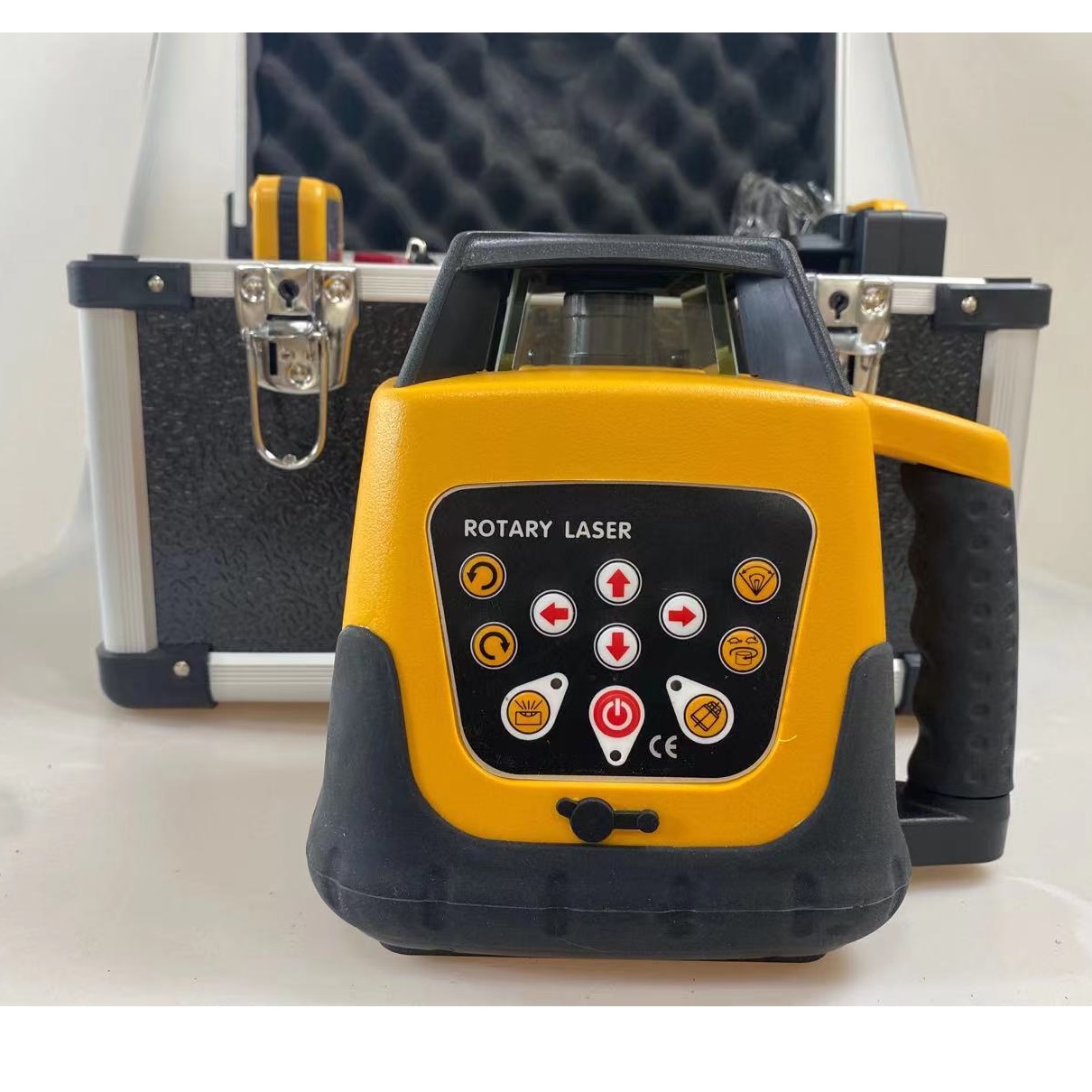 高精度自動水平調整機能付き360度回転式レーザー水平器、3D - Rotary Laser Level 500M Range のレビューと価格